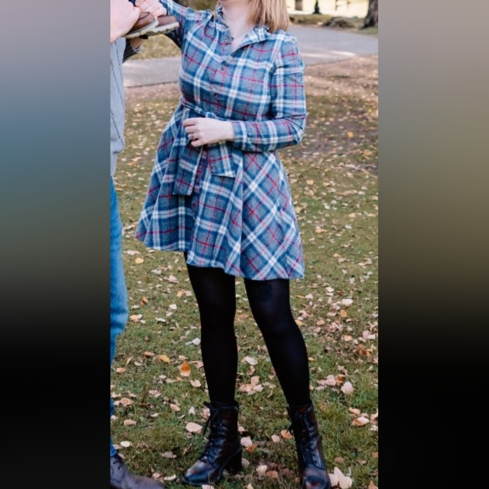 Kiel James Patrick Flannel Dress Size Medium Plaid Gray Cozy Cabin Cotton USA